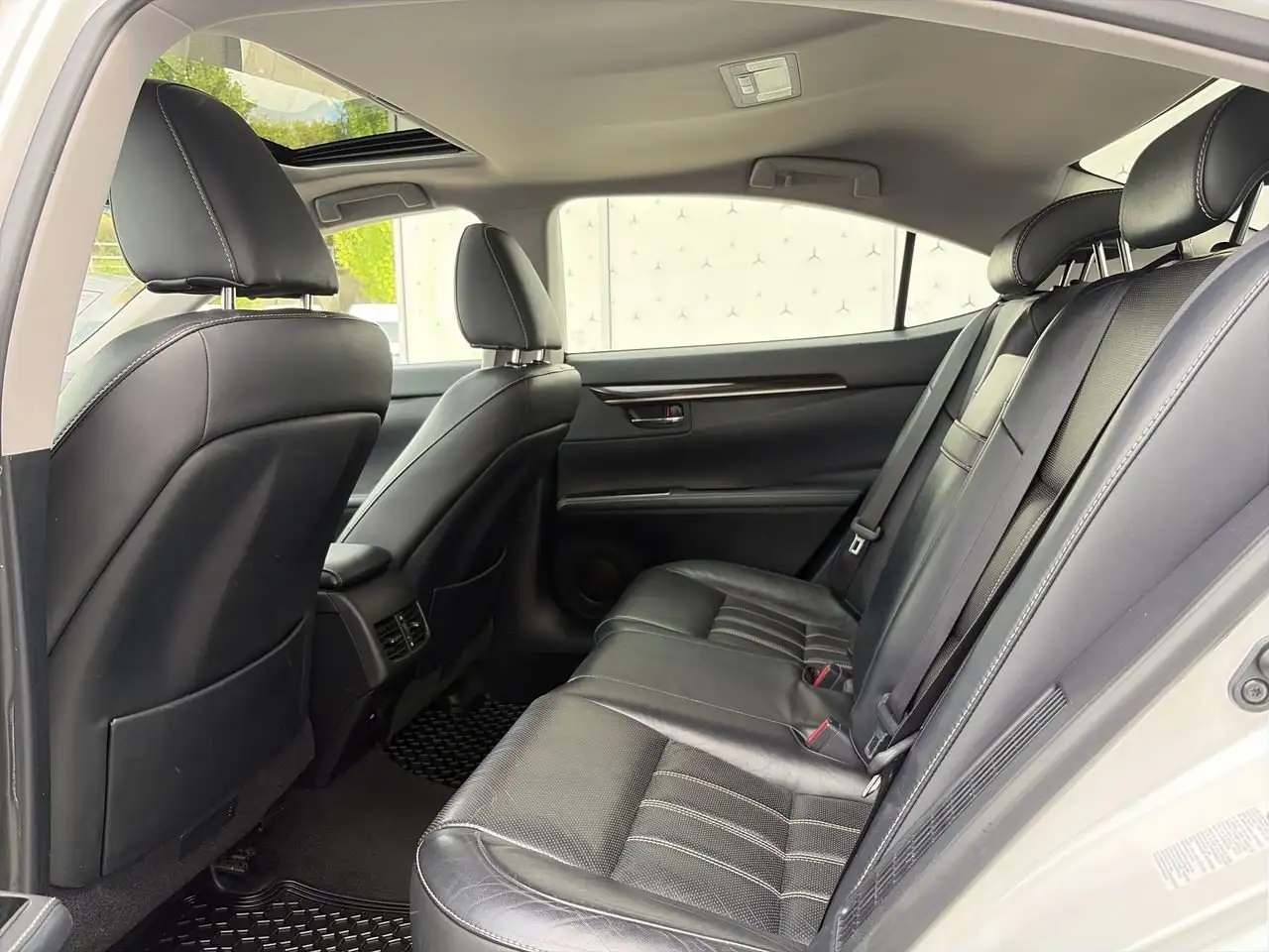 Lexus ES photo Lexus ES