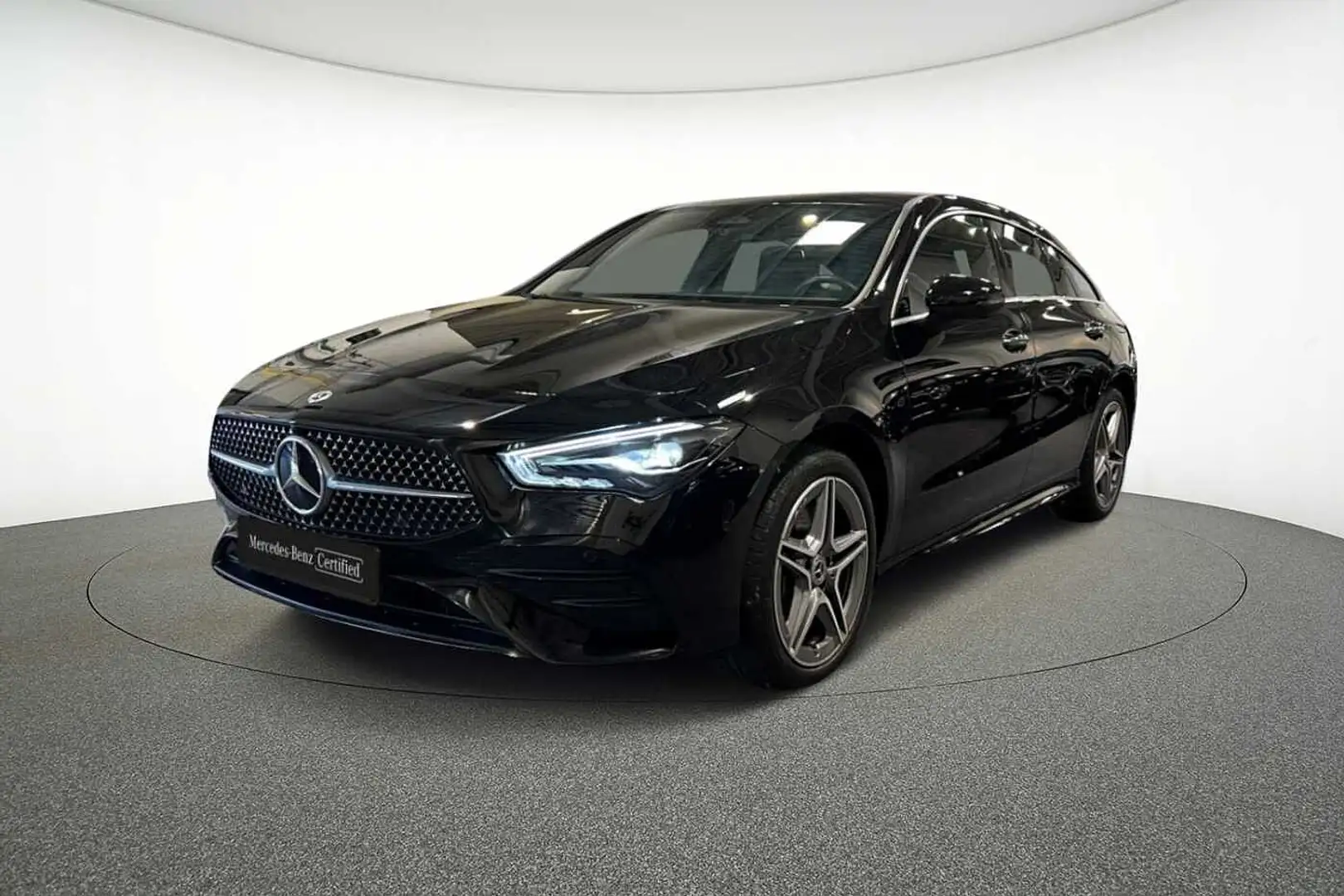 Mercedes-Benz CLA 250 e Shooting Brake Zwart - 1