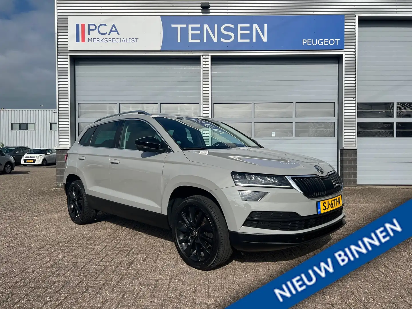 Skoda Karoq 1.5 TSI 150PK ACT Style Business | Trekhaak | Smar Grijs - 1