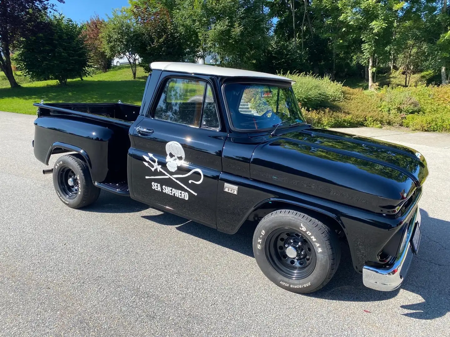 Chevrolet C10 StepSide 1966 FrameOff Restaurierung, Servo Schwarz - 1