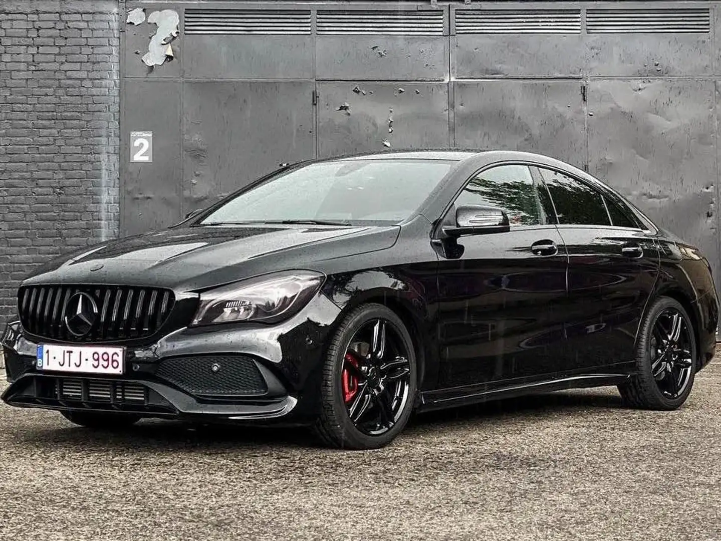 Mercedes-Benz CLA 180 CLA 180 7G-DCT AMG Line Negru - 1