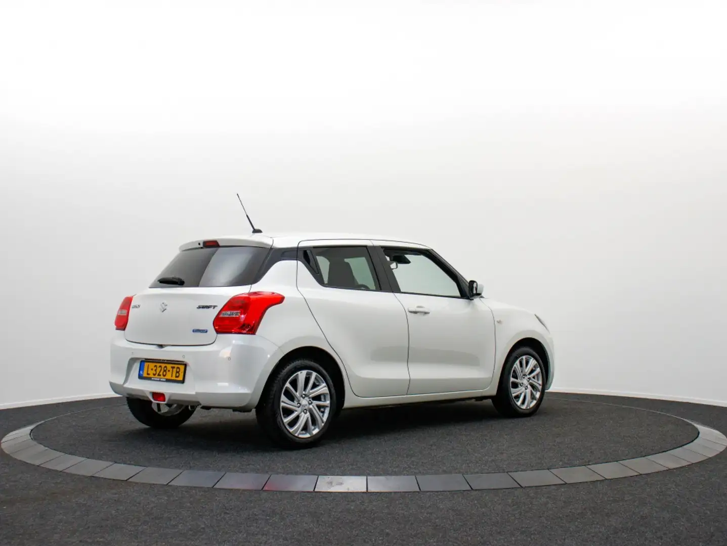 Suzuki Swift 1.2 Select Smart Hybrid | All-seasons | Navi by Ap Weiß - 2