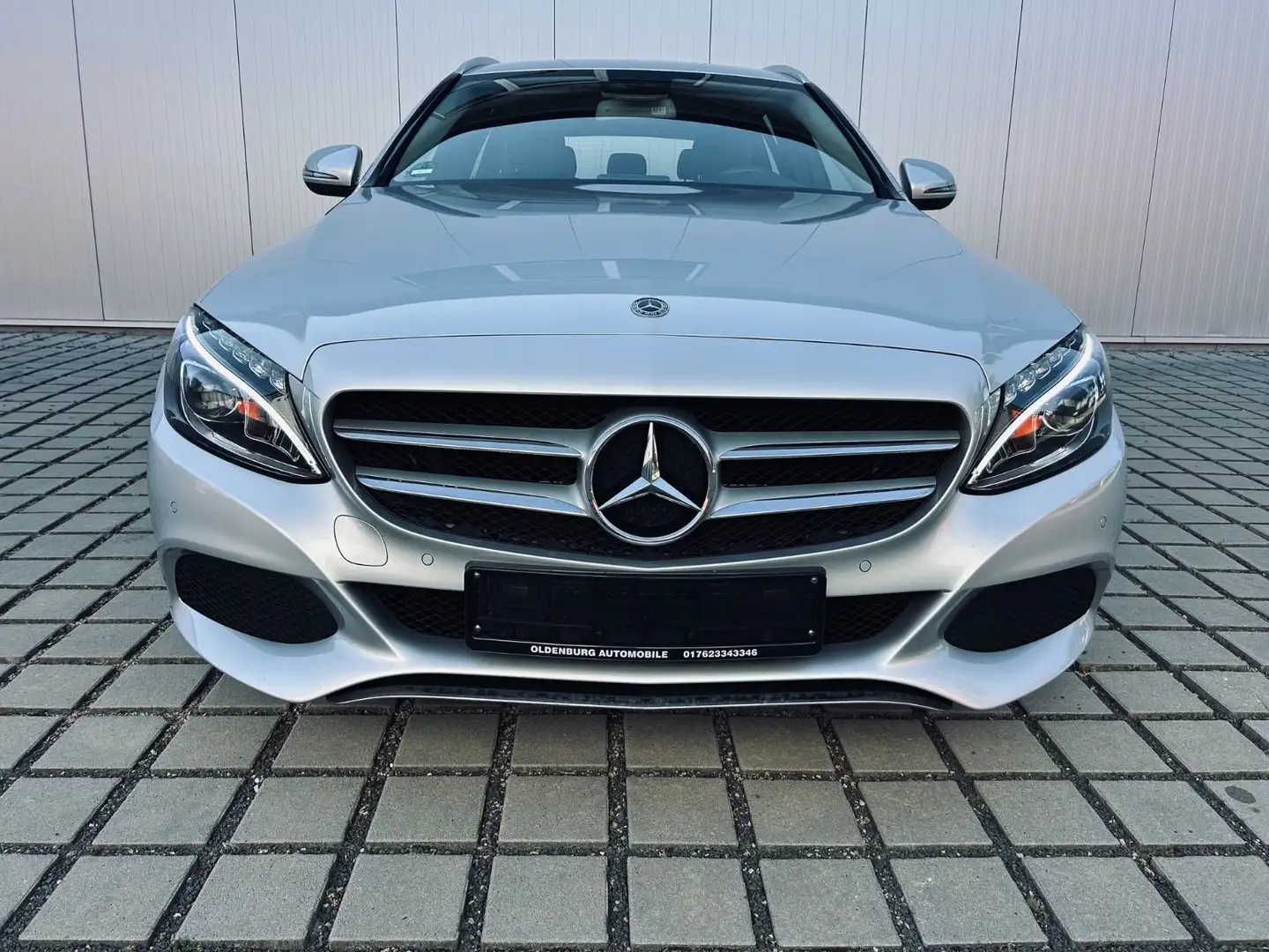 Mercedes-Benz C 180 T CGI Avantgarde 9-G LED Navi AHK Silber - 2