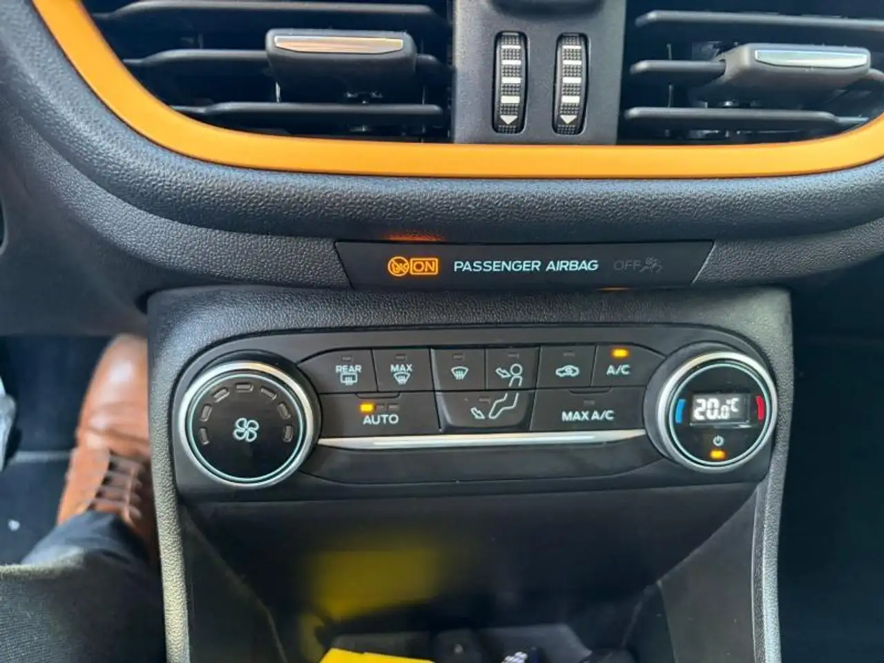 Ford Fiesta Active — photo 20