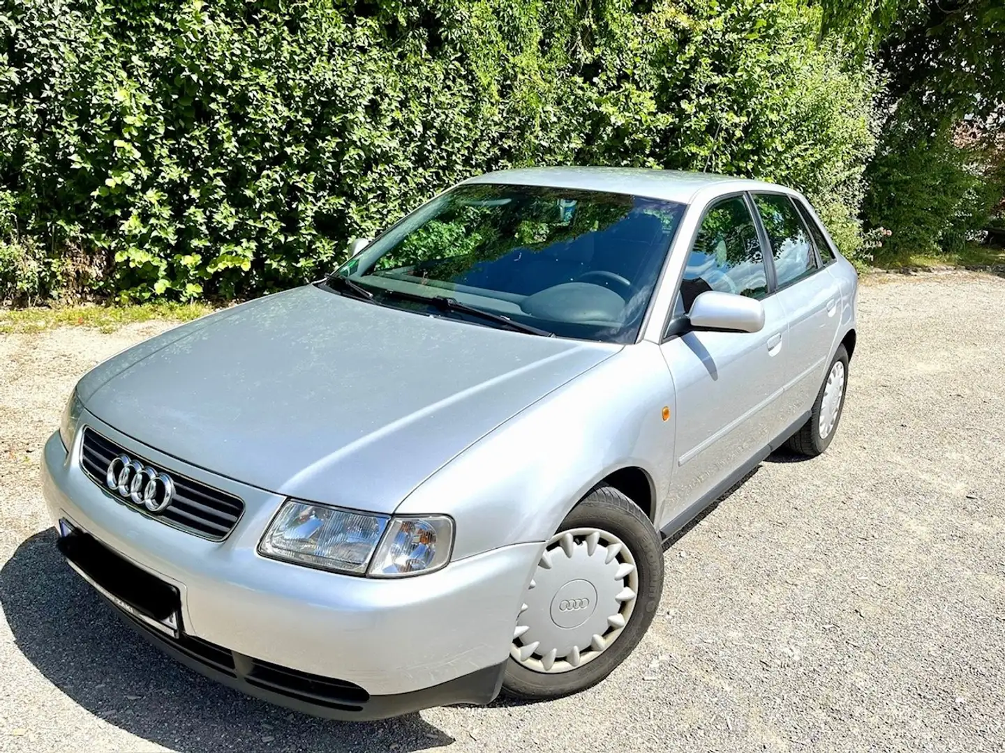Audi A3 A3 1.6 Ambiente Silber - 1