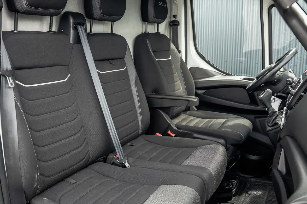Iveco Daily 2022 — фото 13