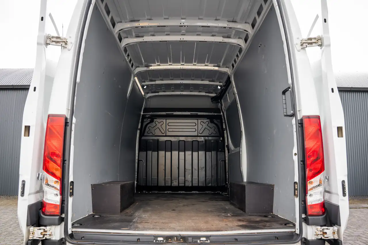 Iveco Daily 2022 — фото 10