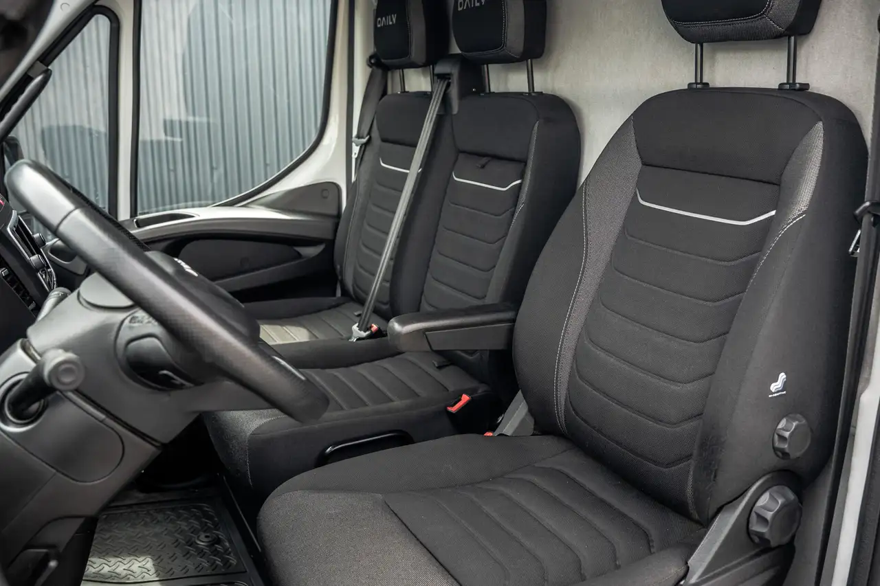 Iveco Daily 2022 — фото 12