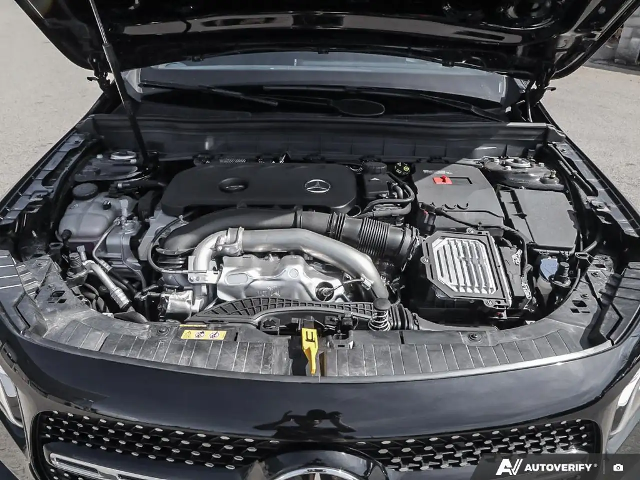 Mercedes-Benz GLB снимка Mercedes-Benz GLB