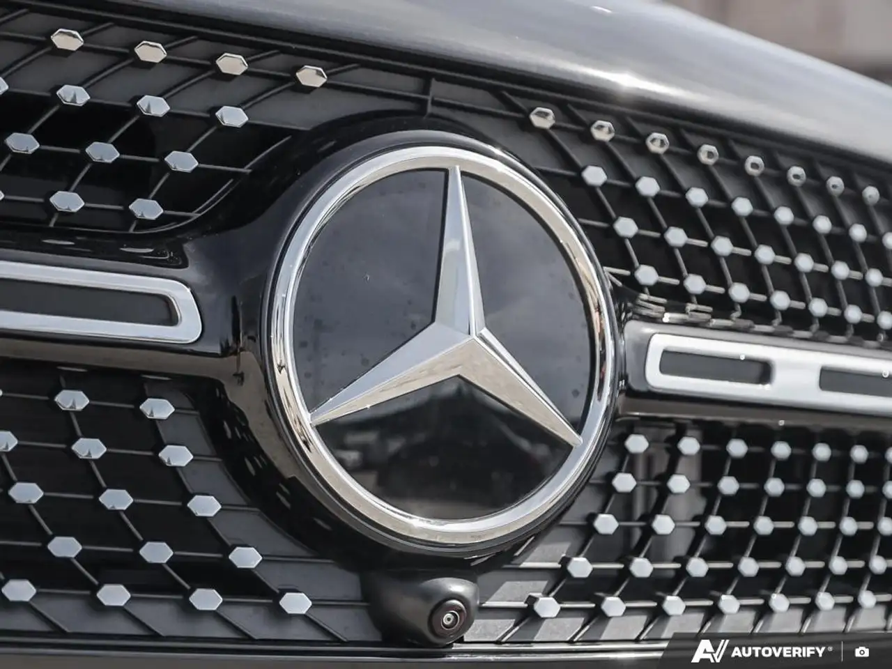 Mercedes-Benz GLB снимка Mercedes-Benz GLB