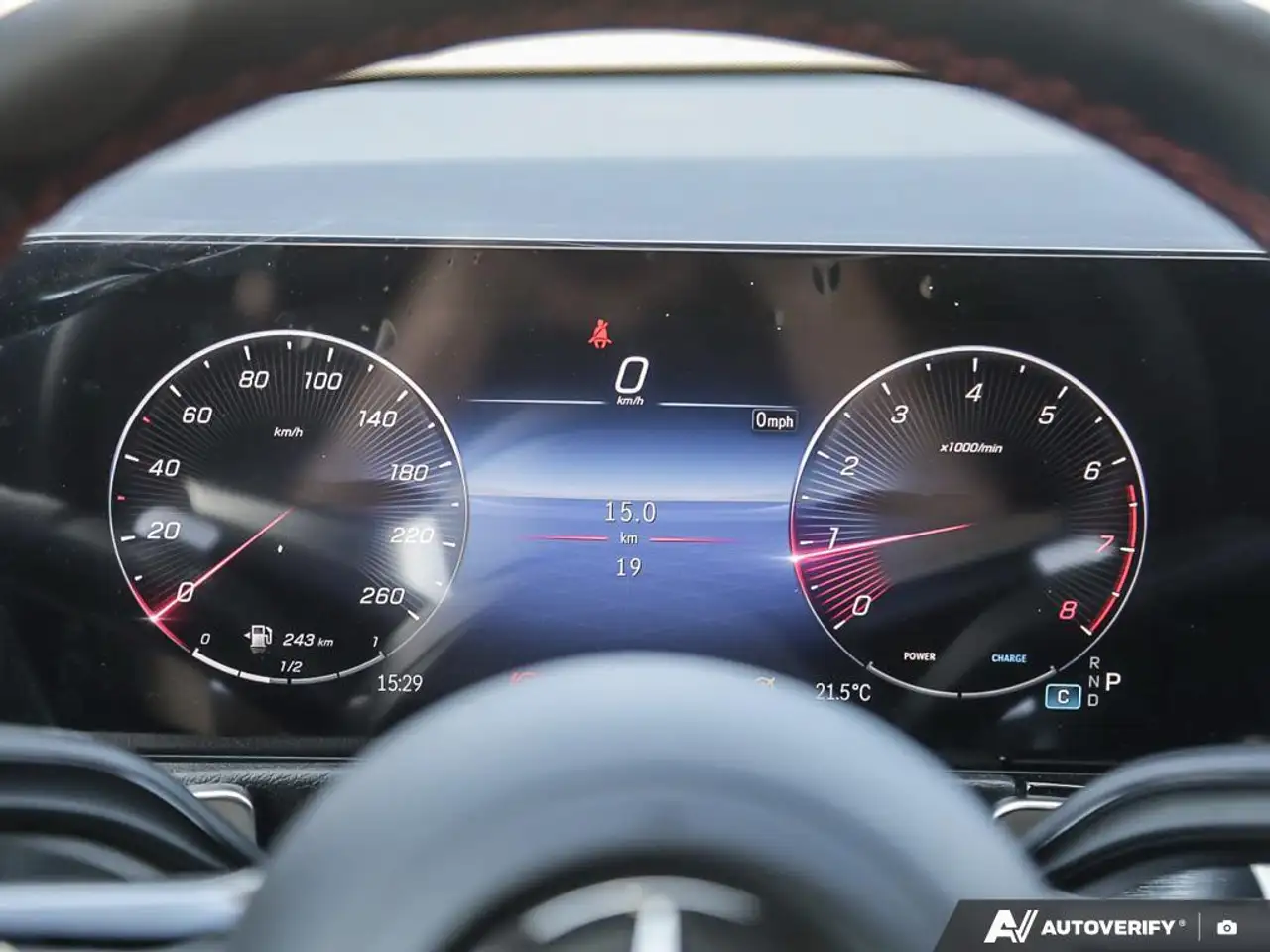 Mercedes-Benz GLB снимка Mercedes-Benz GLB