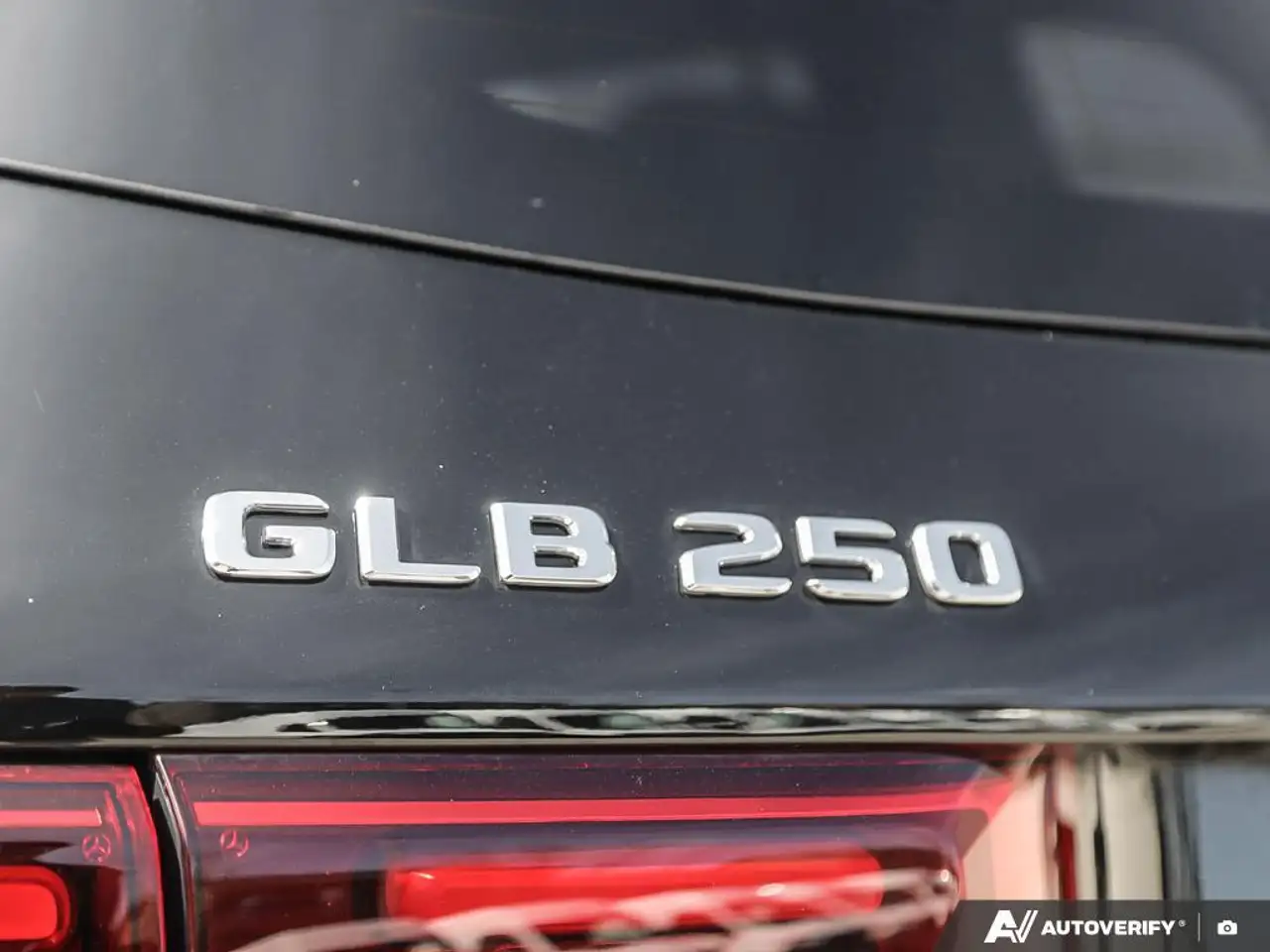 Mercedes-Benz GLB снимка Mercedes-Benz GLB
