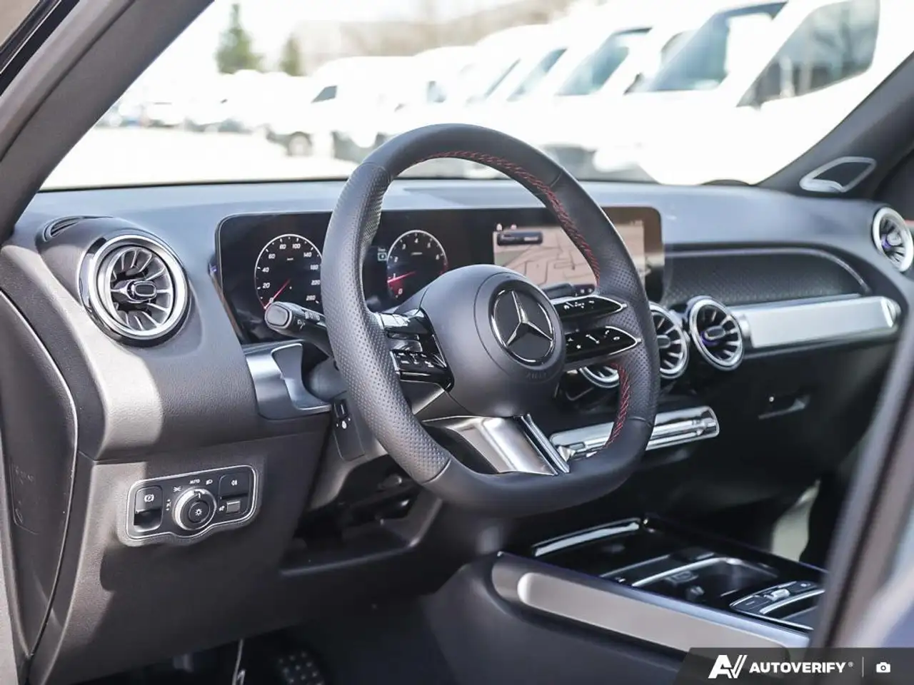 Mercedes-Benz GLB снимка Mercedes-Benz GLB