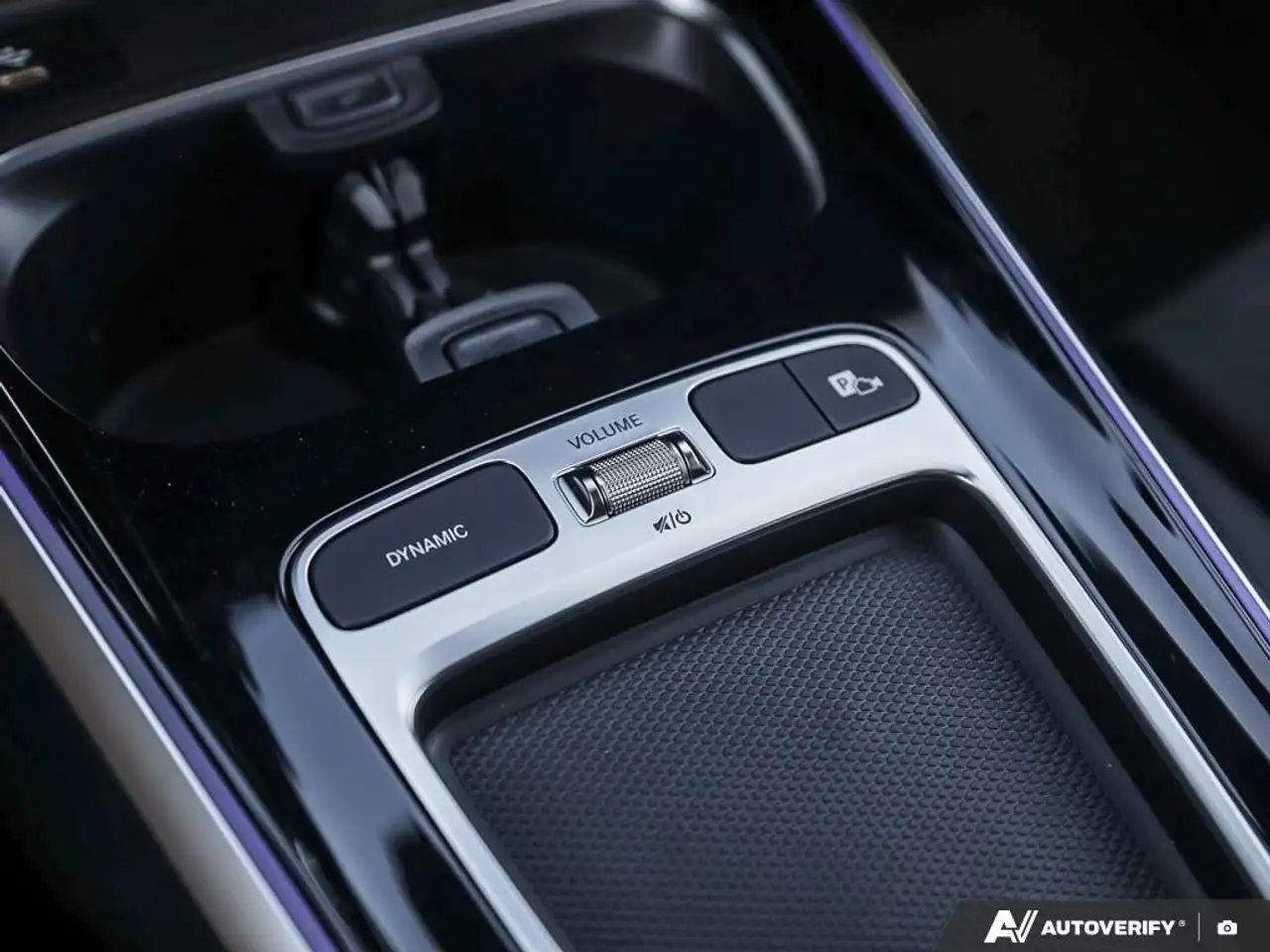 Mercedes-Benz GLB снимка Mercedes-Benz GLB