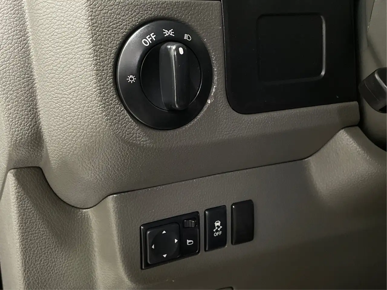Nissan NV Cargo снимка Nissan NV Cargo