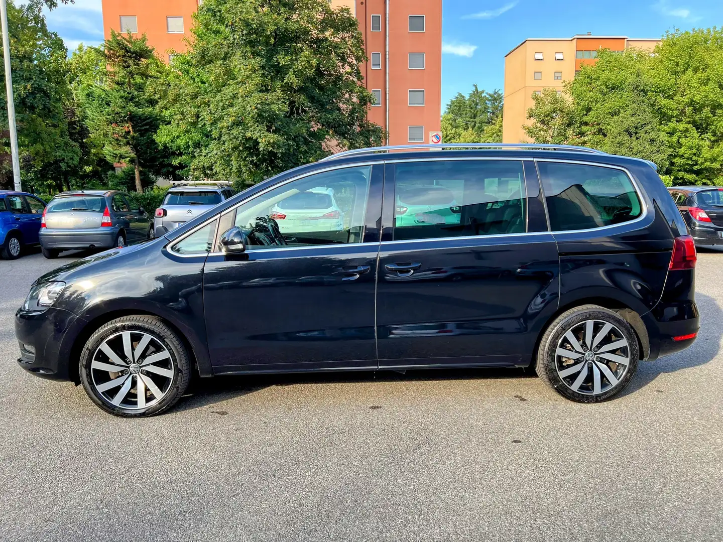 Volkswagen Sharan Sharan II 2015 2.0 tdi Executive 4motion 184cv dsg Nero - 2