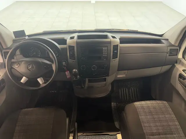Mercedes-Benz Sprinter view 14
