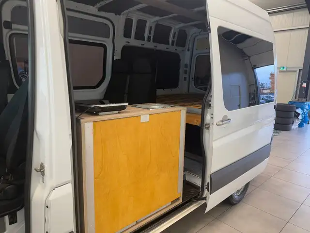 Mercedes-Benz Sprinter view 19