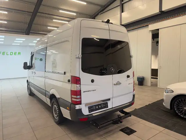 Mercedes-Benz Sprinter view 7