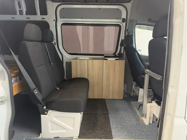 Mercedes-Benz Sprinter view 13