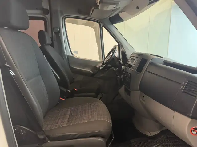 Mercedes-Benz Sprinter view 12