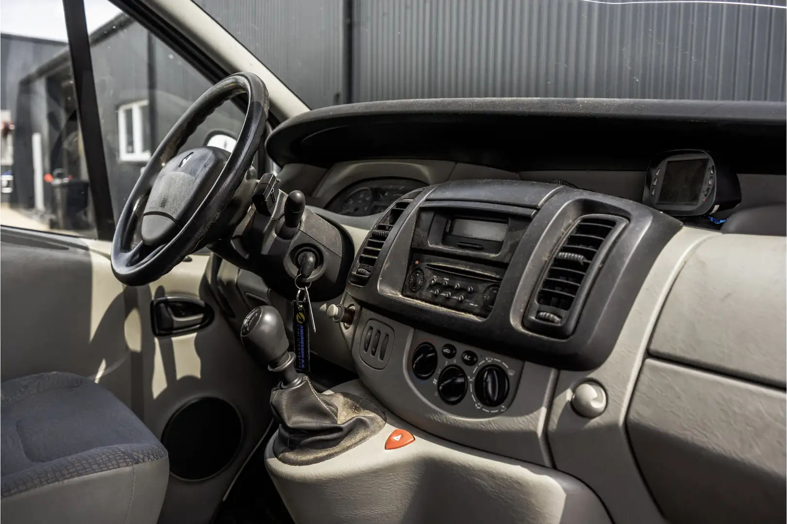 Renault Trafic 1.9 dCi L1H1 | 5-Zits | DC | Airco Silver - 2