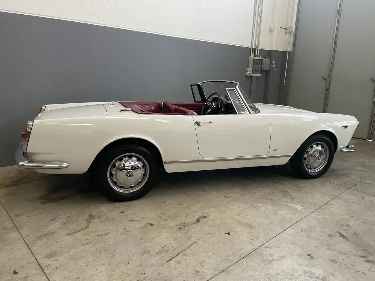 Alfa Romeo Tuoring 2600 Freni A Disco, foto 4