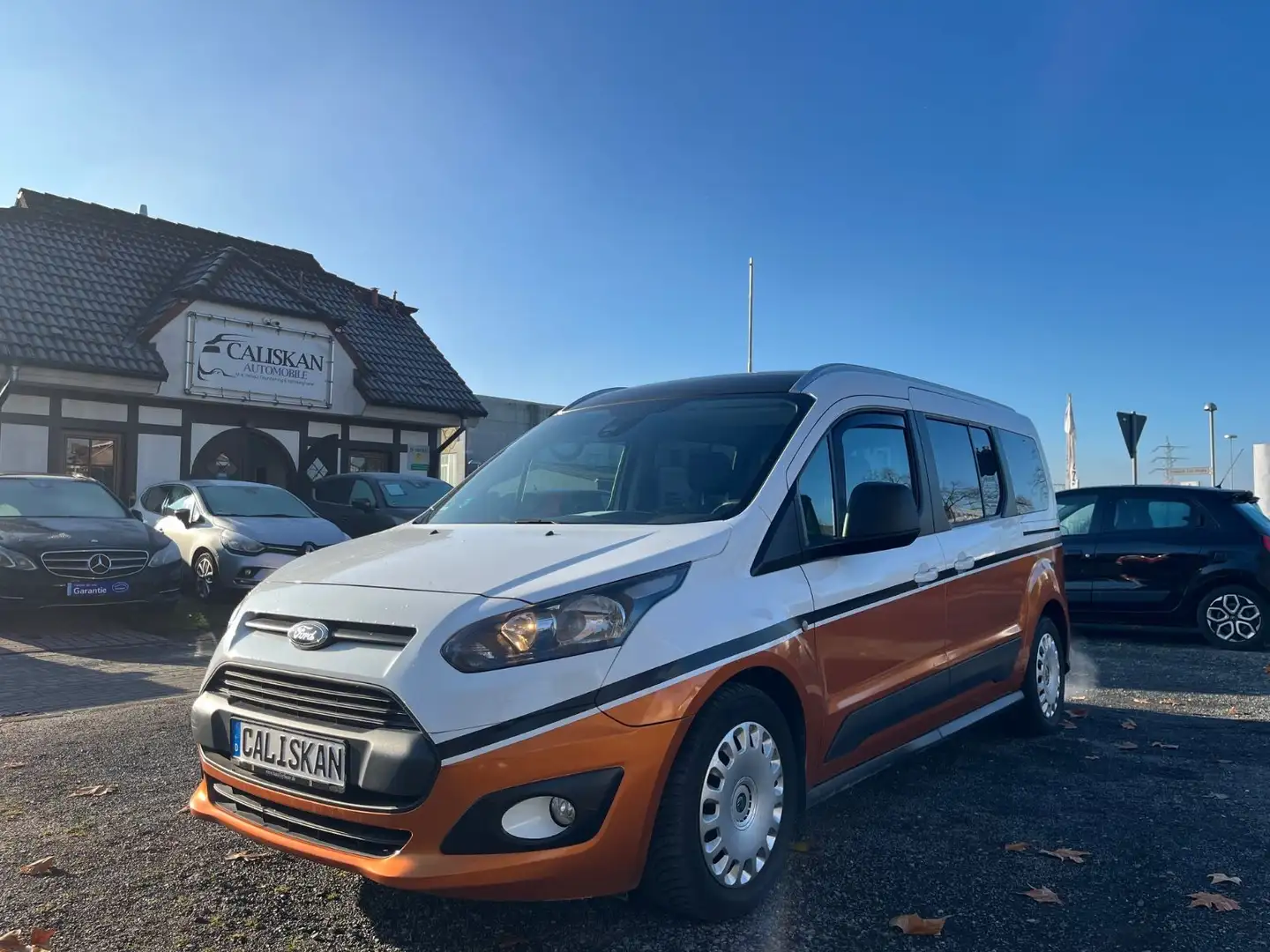 Ford Grand Tourneo Connect*Panorama*AHK*7-Sitzer Weiß - 1