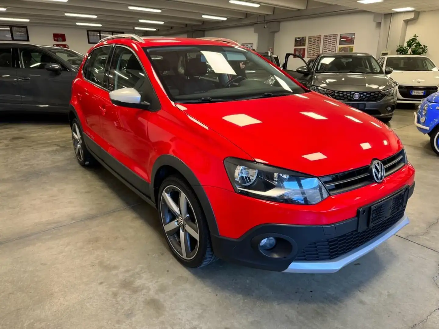 Volkswagen Polo Cross 5p 1.2 tsi  105cv  Coll & Sound Garanzia 12 Rojo - 1