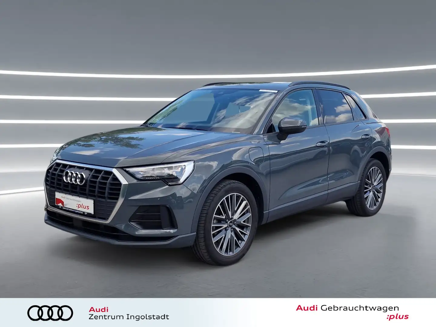 Audi Q3 45 TFSI e Pano AHK ACC NAVI Keyless 19" Kamera Grigio - 1