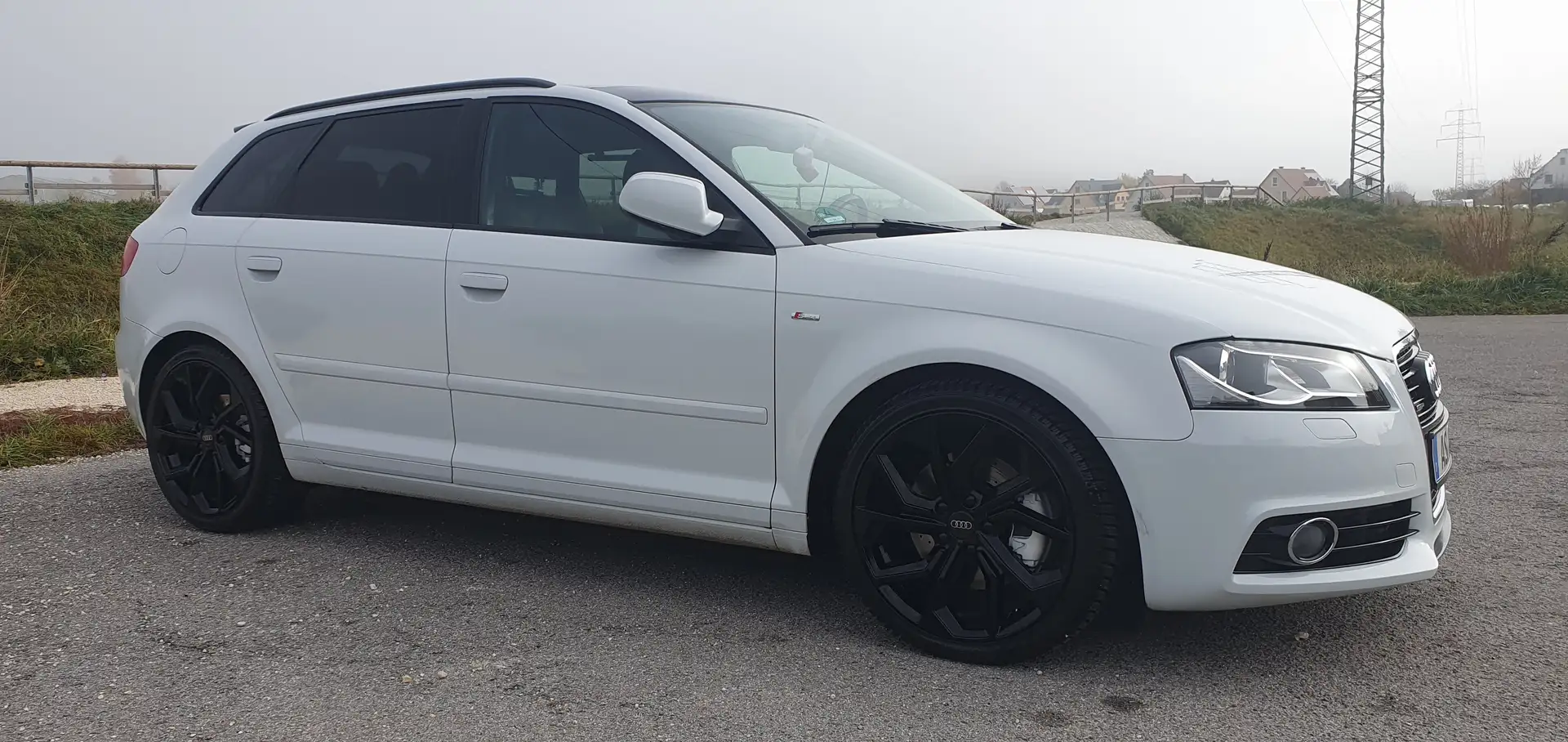 Audi A3 A3 1,8L Turbo Quattro Sportback S-Line Weiß - 1