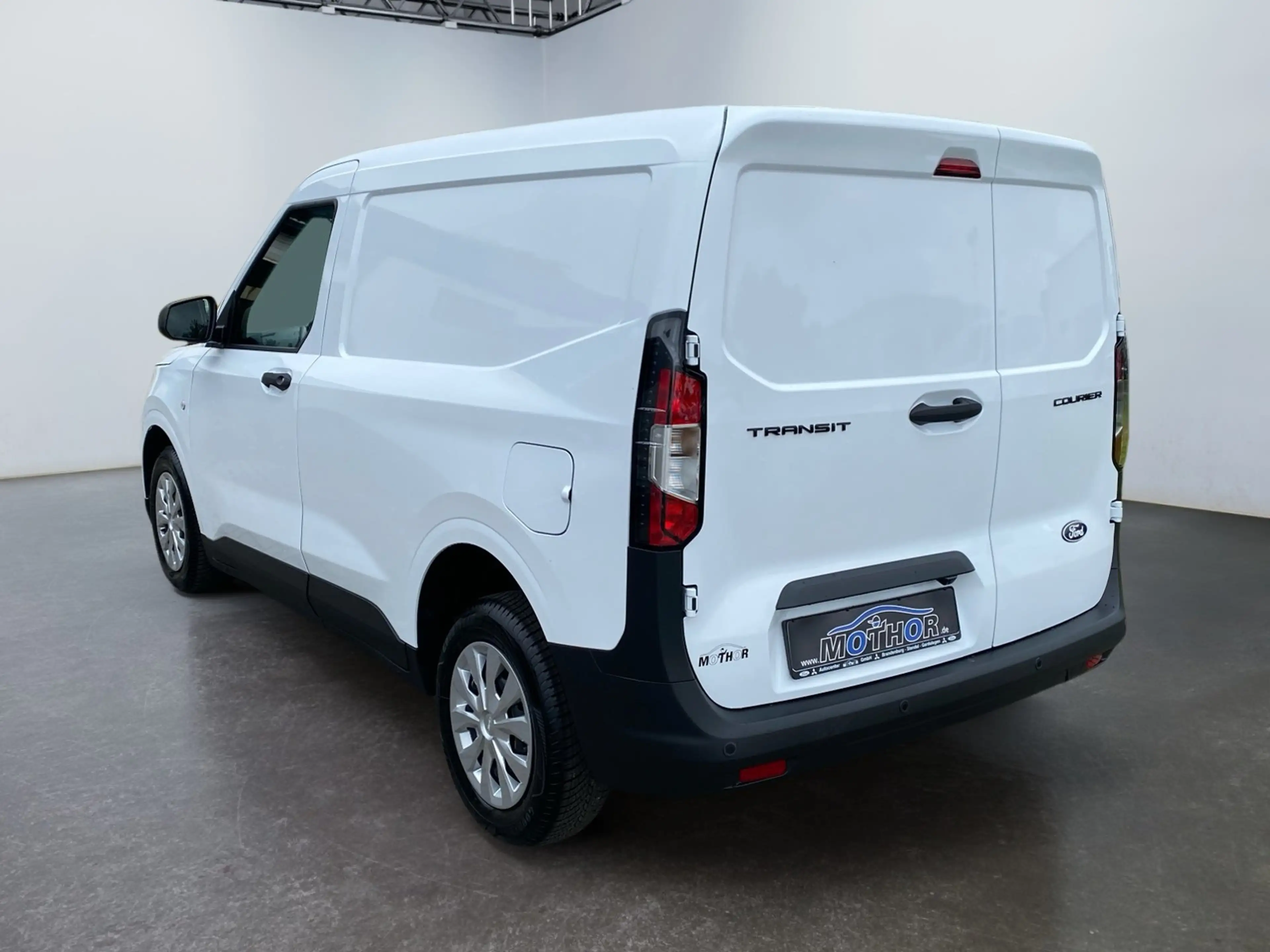 Ford Transit Courier Trend 1.0 EcoBoost TEMP+PDC+KAM — photo 4