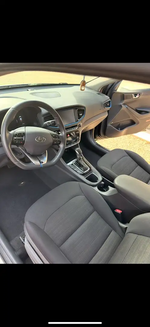 Hyundai IONIQ Hybrid 1.6 GDI Premium - 2