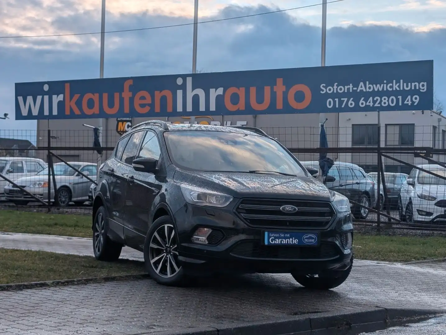 Ford Kuga ST-Line*TEILLEDER*KAMERA*PDC*TEMPOMAT !! Schwarz - 1