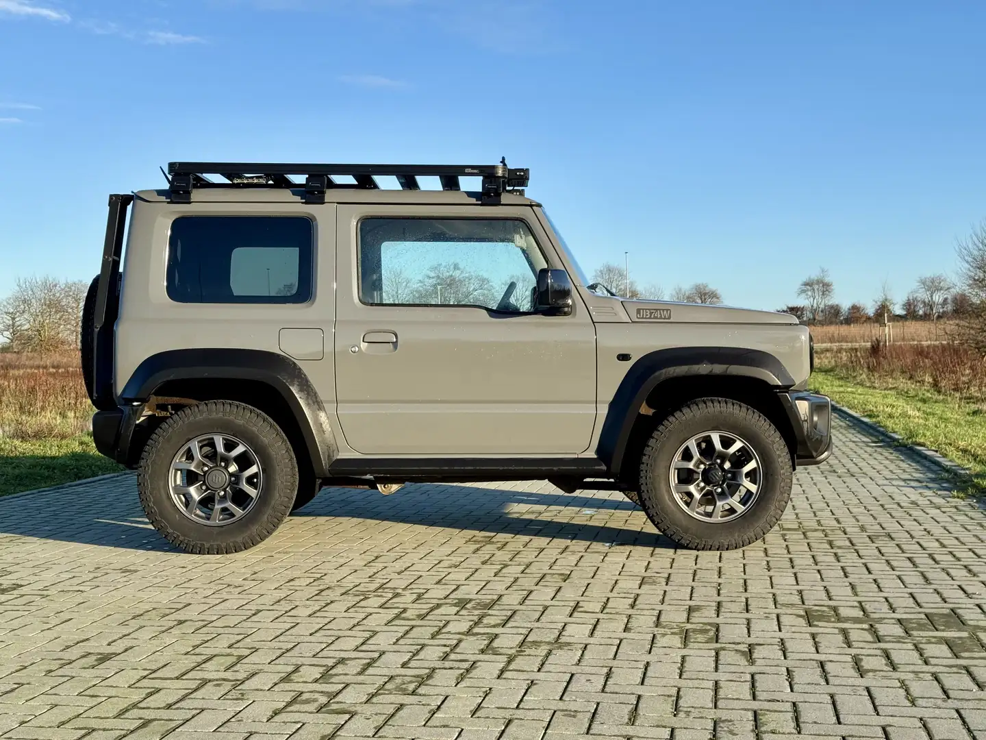 Suzuki Jimny Jimny 1.5 ALLGRIP Comfort+, 4-Sitzer, AHK, LED - 2