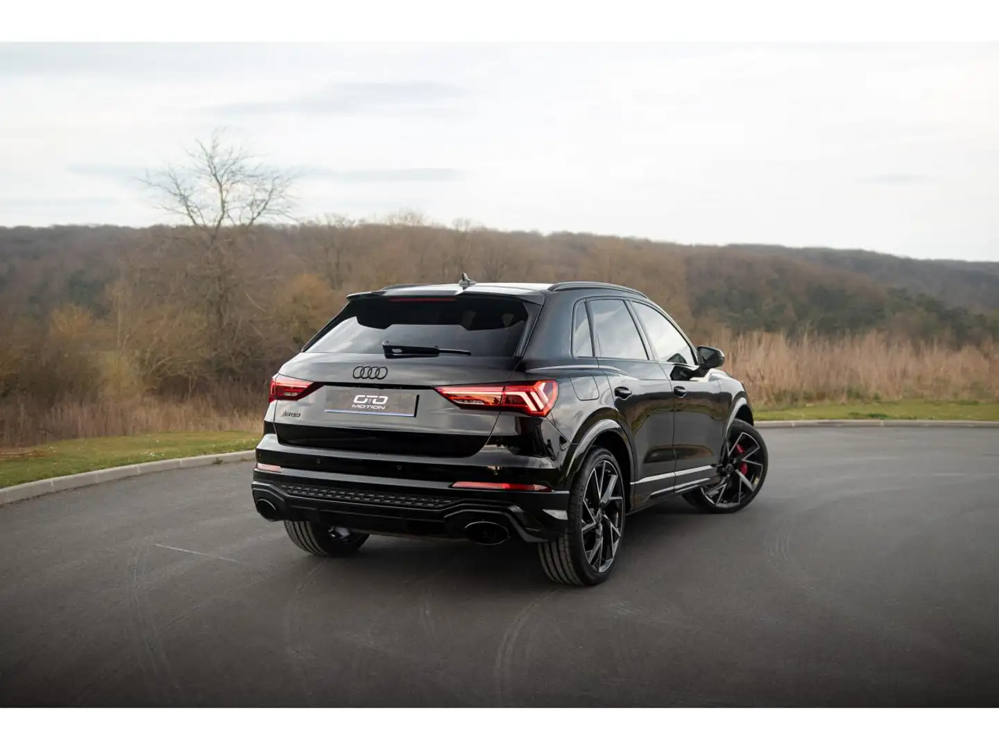 Audi RS Q3 SUV - IMMAT FR - Quattro 2.5 TFSI - 400 - BV S-tronic RSQ3 Noir - 2