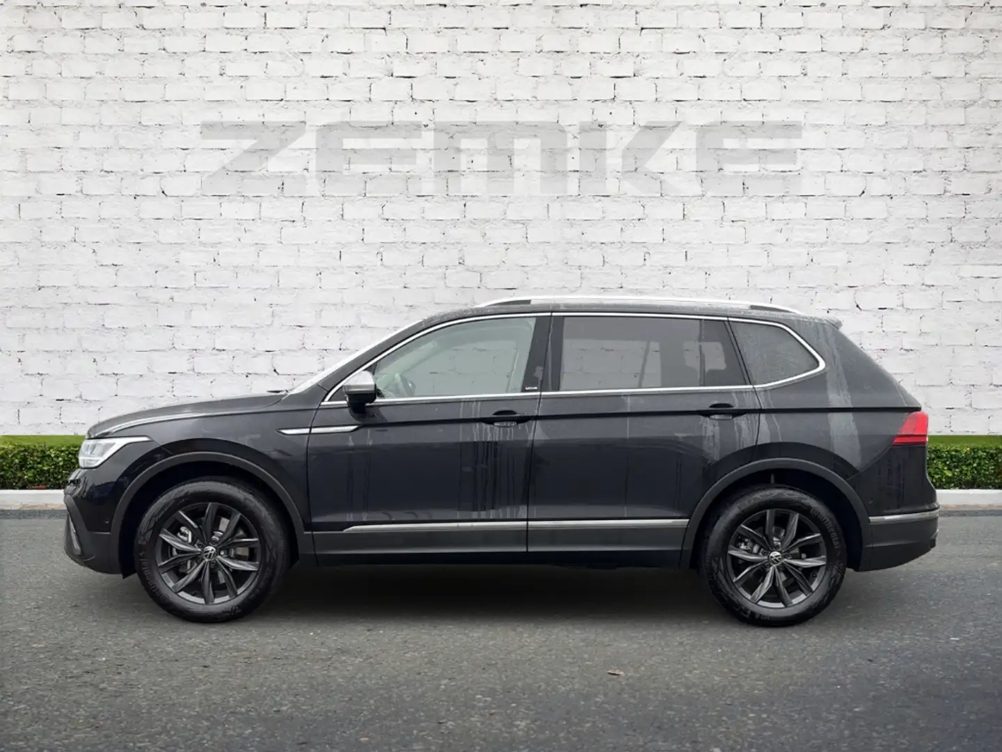Volkswagen Tiguan Allspace 2.0 TSI DSG Move 4Motion OPF AHK-klappbar El. Pano Schwarz - 2
