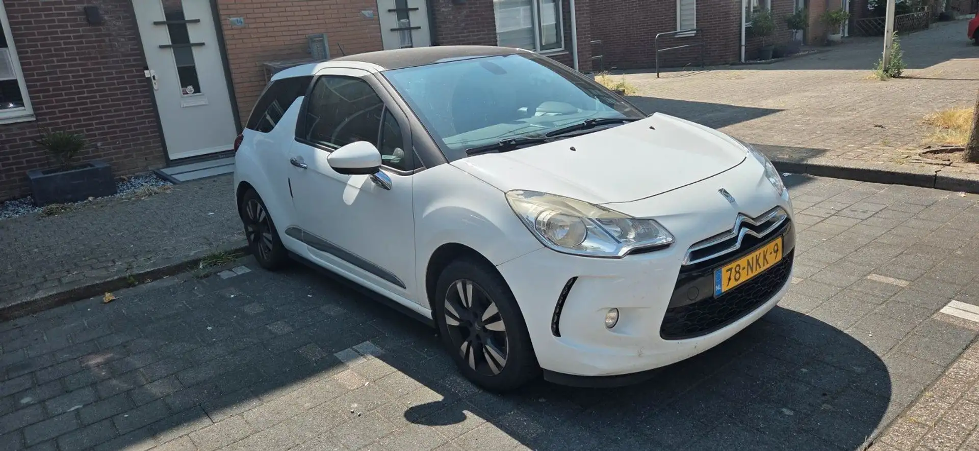 Citroen DS3 1.6 So Chic in White Wit - 1