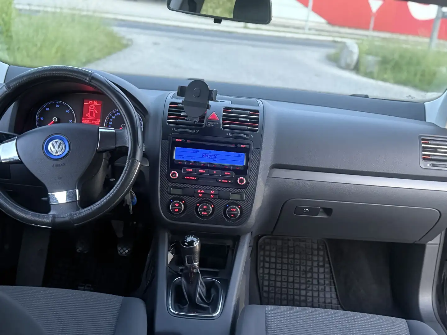 Volkswagen Golf - 2