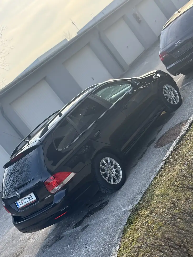 Volkswagen Golf - 1