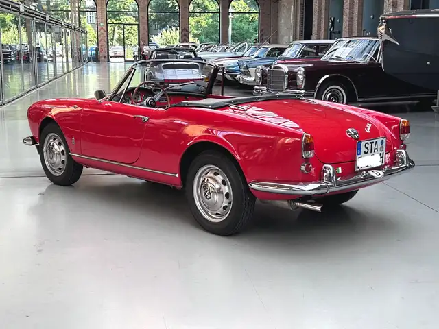 Alfa Romeo Spider view 10
