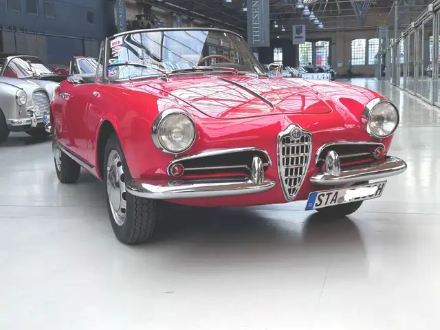 Alfa Romeo Spider view 7