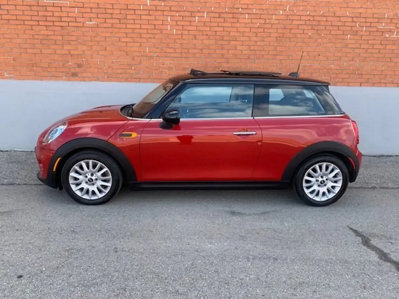 MINI 3 Door снимка MINI 3 Door