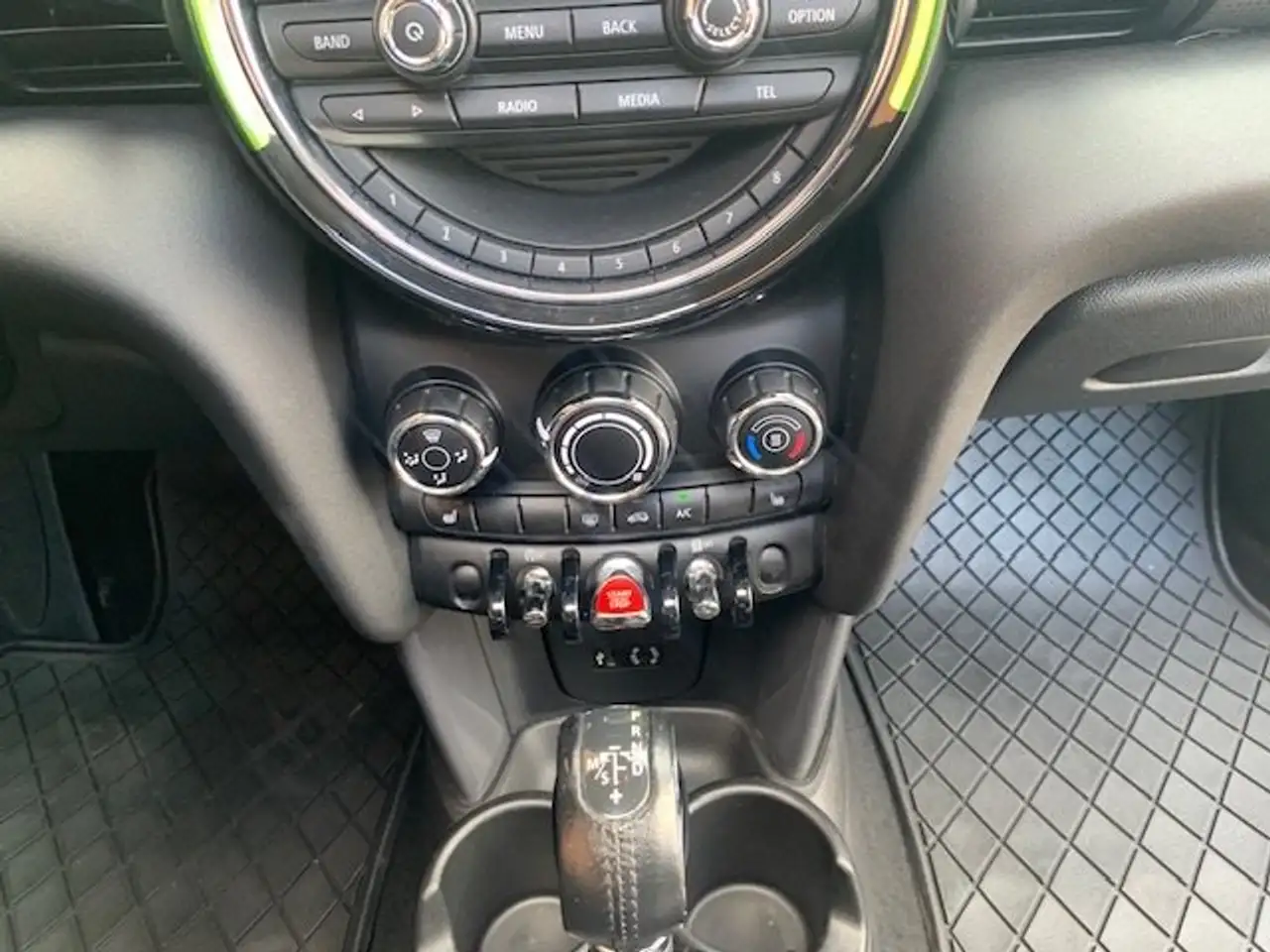 MINI 3 Door снимка MINI 3 Door