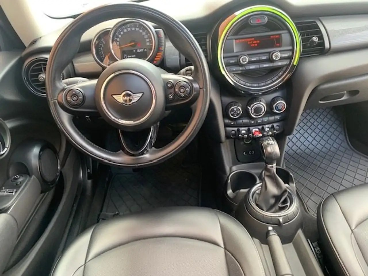 MINI 3 Door снимка MINI 3 Door