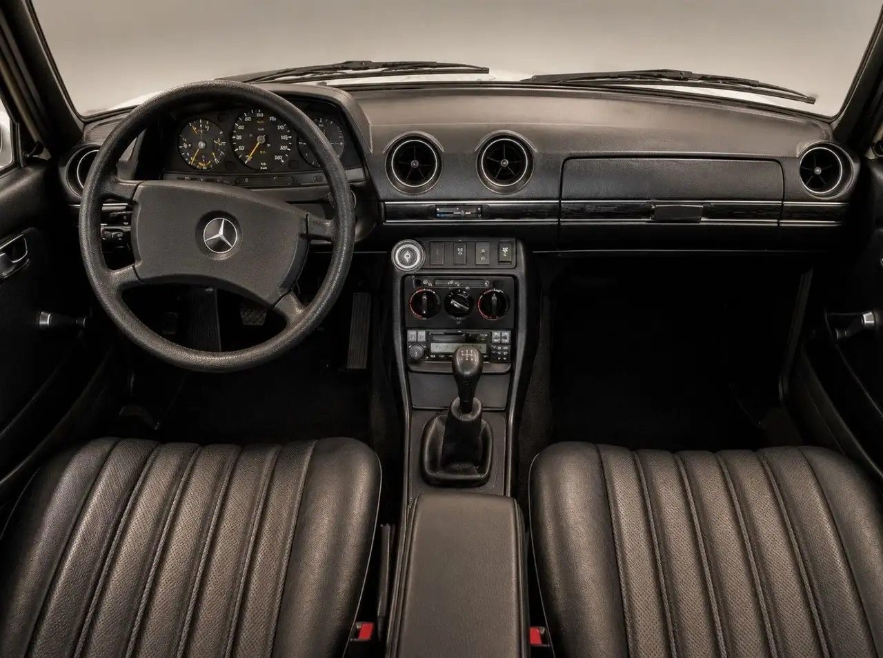 Mercedes-Benz 200 123 200 Tüv Neu H-Zulassung, foto 8