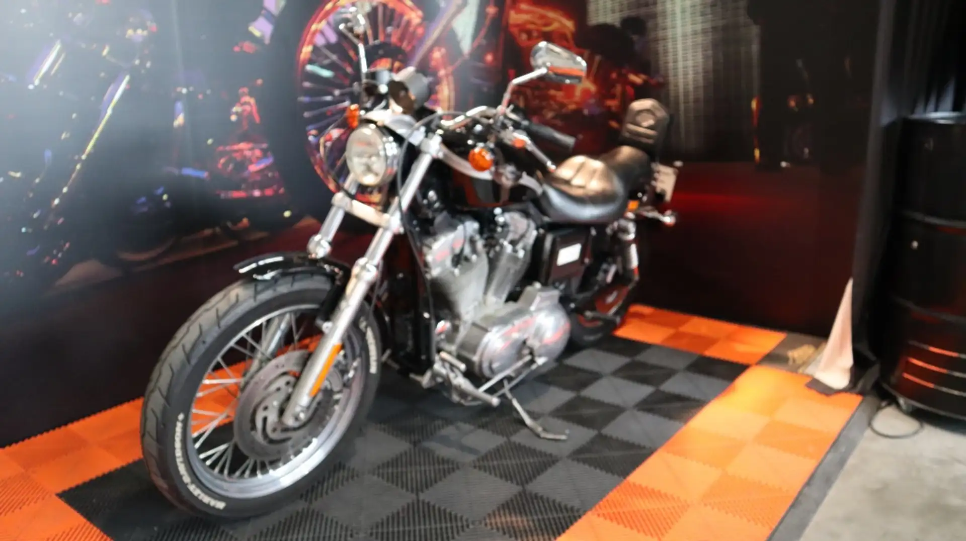 Harley-Davidson XL 883 Chopper Чёрный - 1