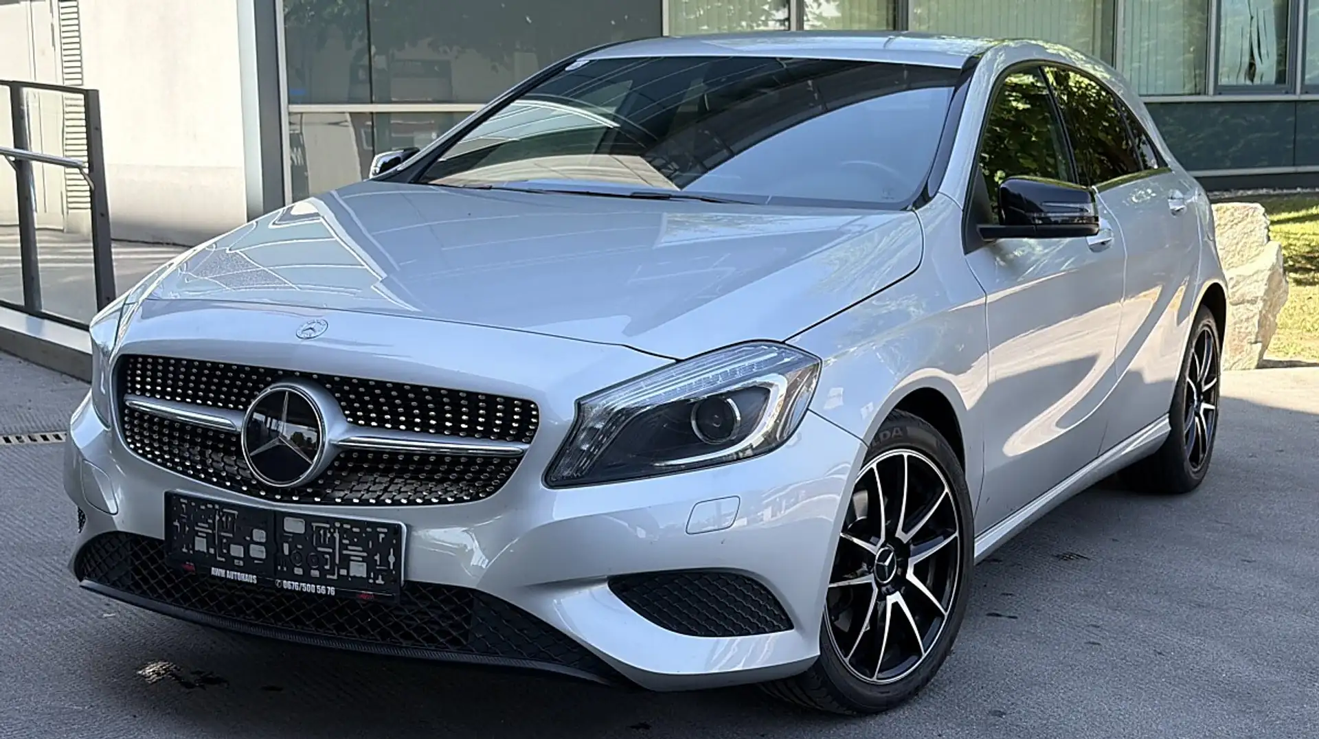 Mercedes-Benz A 180 BlueEfficiency Silber - 2
