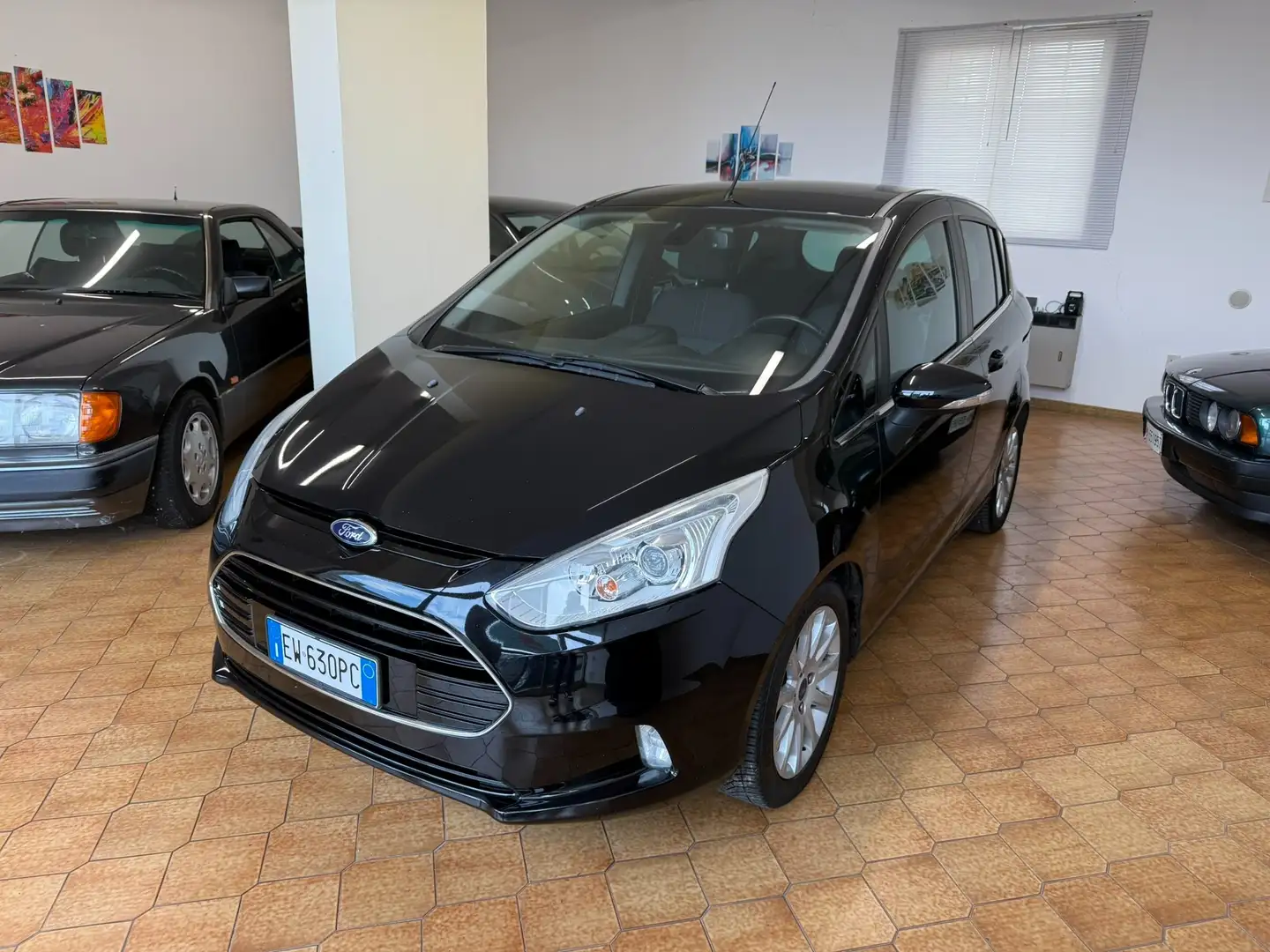 Ford B-Max 1.4 Titanium Gpl 86cv GPL VALIDO 03.2035 Schwarz - 1