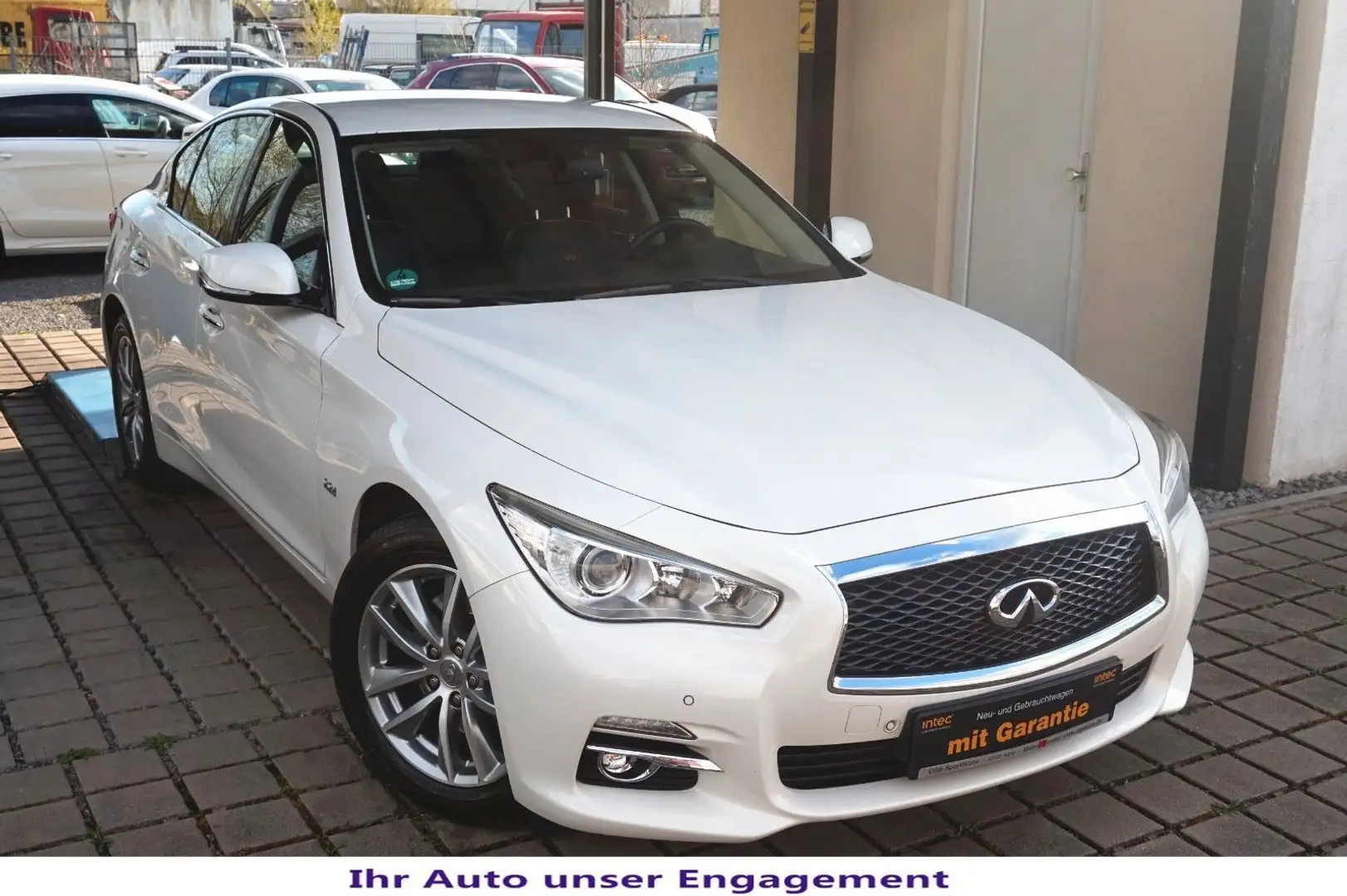 Infiniti Q50 2.2d*Navi InTouch~KeyGo~PDC+Kam~Gel. Weiß - 1